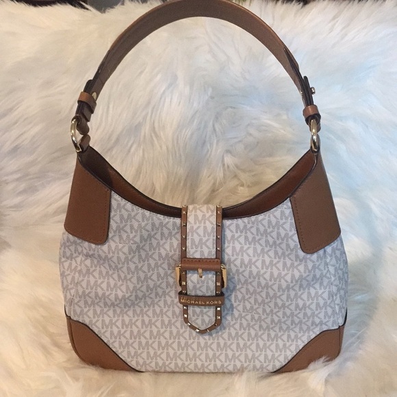 Michael Kors Lillian Vanilla Medium Shoulder Bag - Picture 1 of 17